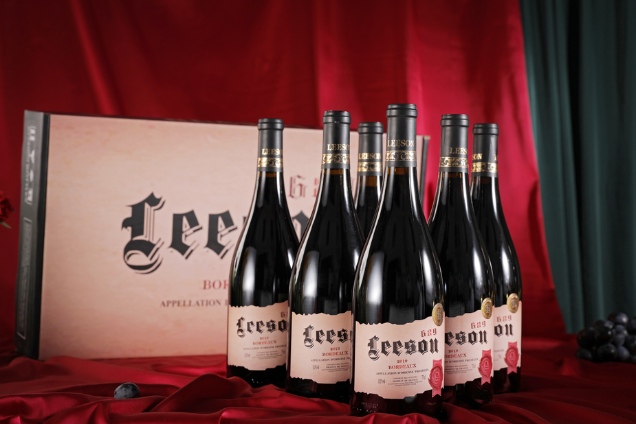  雲倉酒莊的品牌雷盛紅酒LEESON分享葡萄酒必須用高腳杯嗎？